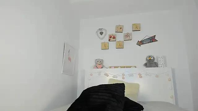 Blueee_diamond from StripChat is Freechat