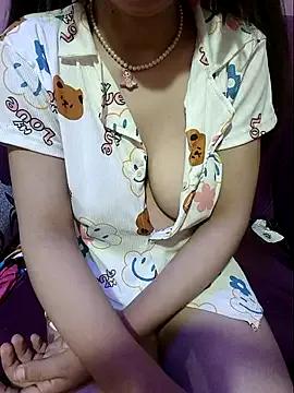 Bosy_Nora_X2 from StripChat is Freechat