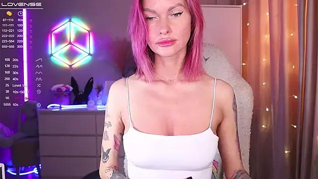 Break-me-Shake-me from StripChat is Freechat