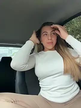 camila_vanucci- from StripChat is Freechat