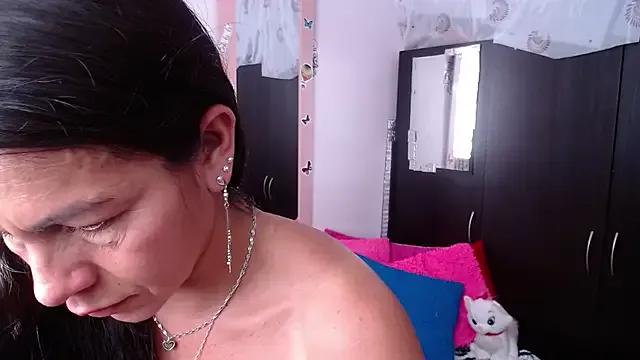 camilavargas_ from StripChat is Freechat
