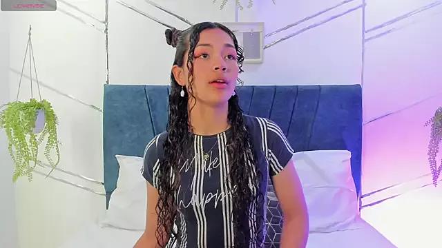 Camilla_Miller01 from StripChat is Freechat