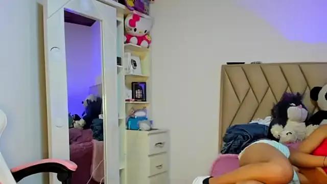 Candy_violetta_ from StripChat is Freechat