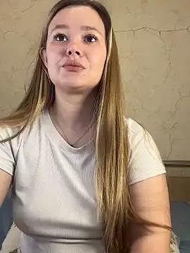 CaramelleLovely from StripChat is Freechat
