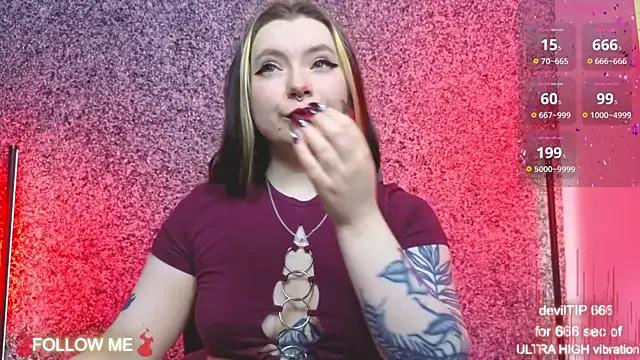 CarolinaReaperr from StripChat is Freechat