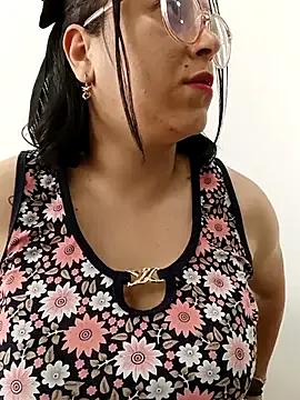 Caroline-17 from StripChat is Freechat