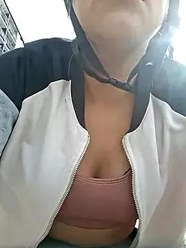 CAROLINE__07 from StripChat is Freechat