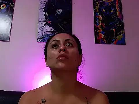 Caroline_Jons from StripChat is Freechat