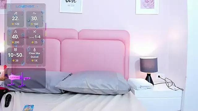 catalina_smile_ from StripChat is Freechat