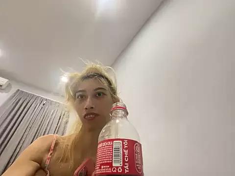 cave18hot from StripChat is Freechat