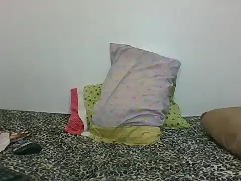Cessylolla from StripChat is Freechat