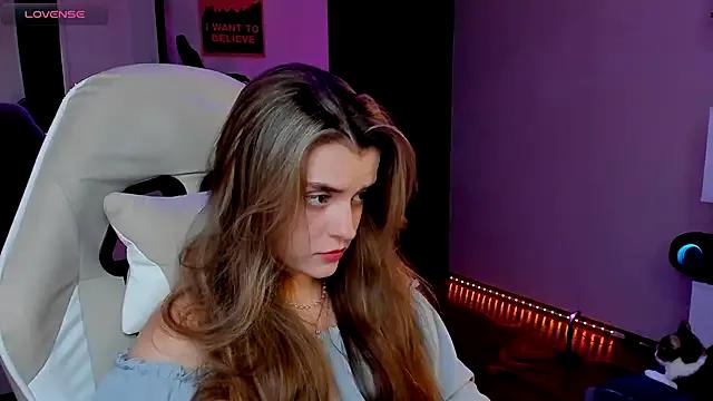 CharmingVixen from StripChat is Freechat