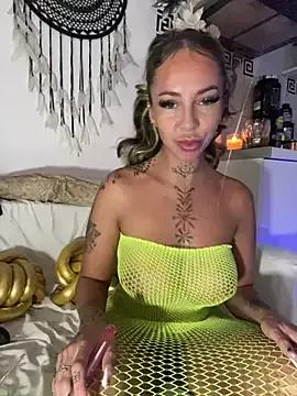 CheekyChels from StripChat