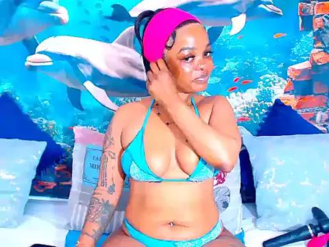 Cherrybootyjoy from StripChat is Freechat