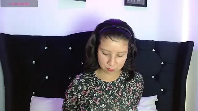 Chloe-love_ from StripChat is Freechat