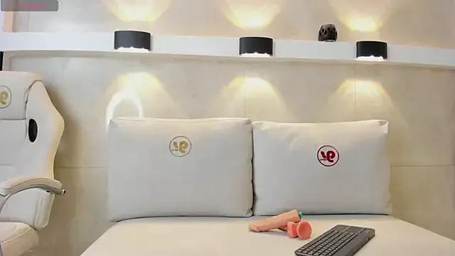 chloe_murray from StripChat is Freechat