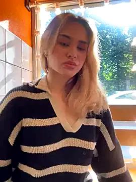 Chloe_Ravens from StripChat is Freechat