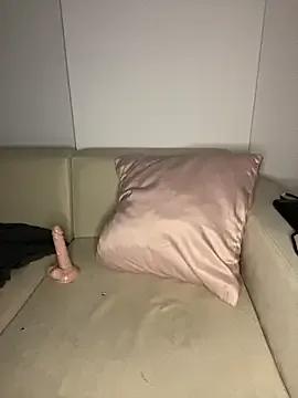 christalles from StripChat is Freechat