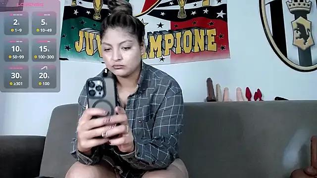 CinnaMorena from StripChat is Freechat