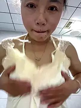 coco-o from StripChat is Freechat