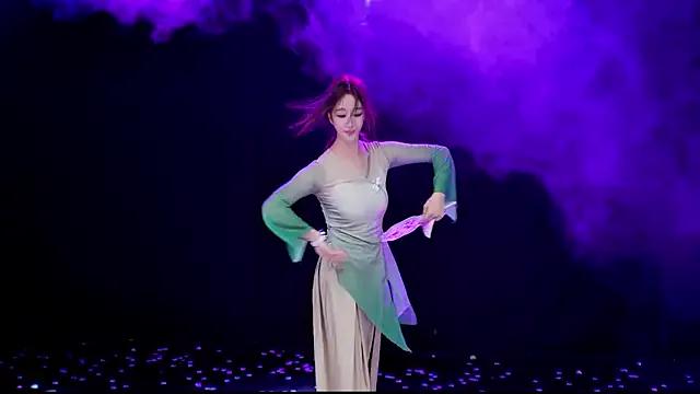 Comebaby-007 from StripChat is Freechat