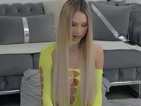 CoraliaDiamond from StripChat is Freechat