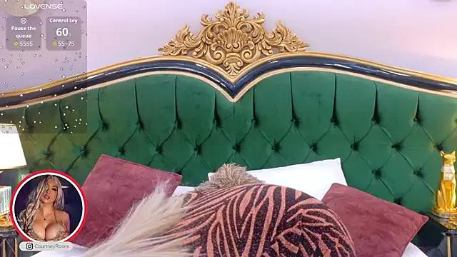 CourtneyRoses from StripChat is Freechat