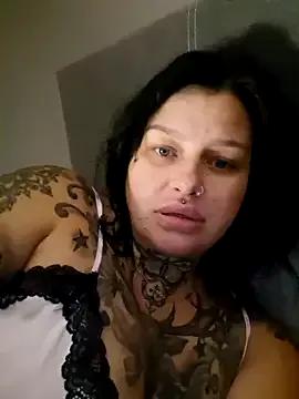 CurvyyAnna from StripChat is Freechat