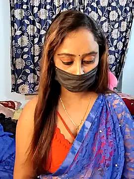 Cute-lusi from StripChat is Freechat