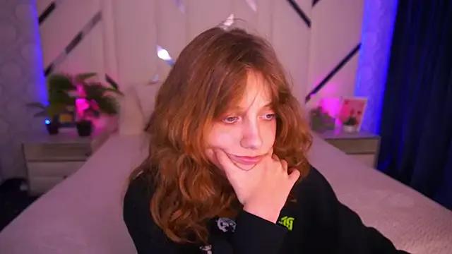 CuteeFoxy from StripChat is Freechat