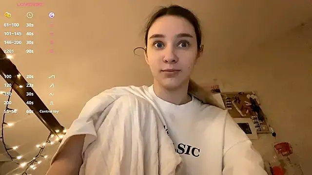 DanaCore on StripChat 