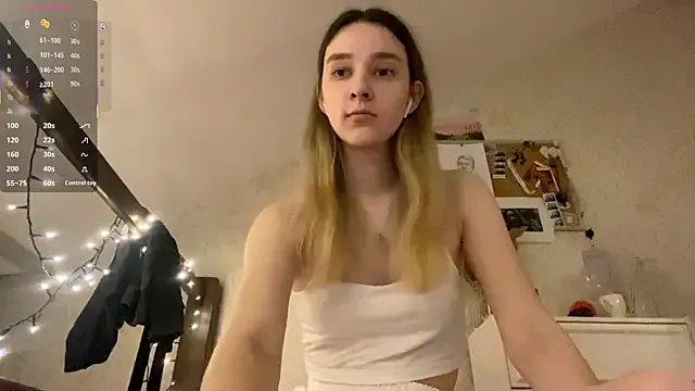 DanaCore on StripChat 