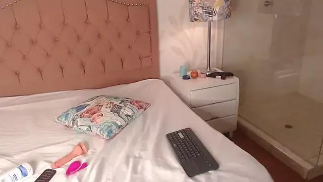 DaniaCarther from StripChat is Freechat