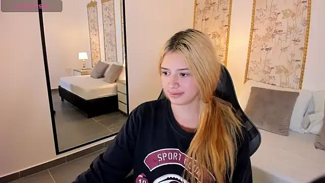 daniand_ from StripChat is Freechat