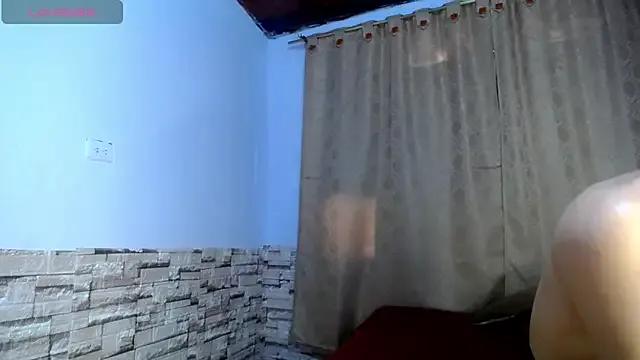 DaraKat18 from StripChat is Freechat