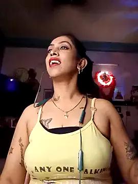 Darling_Annie from StripChat is Freechat