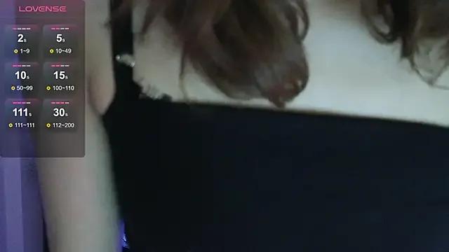 DebiHenks from StripChat is Freechat