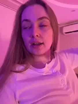 DeniMilkyyyyy from StripChat is Freechat