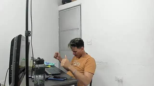 destroys_snow_white from StripChat is Freechat