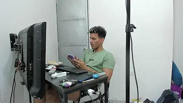 destroys_snow_white from StripChat is Freechat
