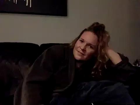 Dinslavnu from StripChat is Freechat