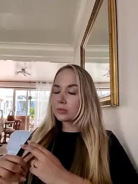DiorDolly from StripChat is Freechat