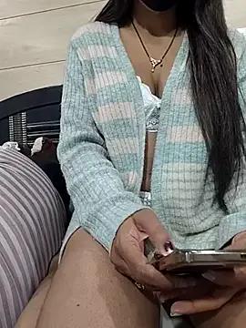 dollyneh from StripChat is Freechat