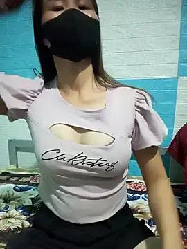 Donatella28 from StripChat is Freechat