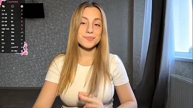 DreamyOlivia from StripChat is Freechat