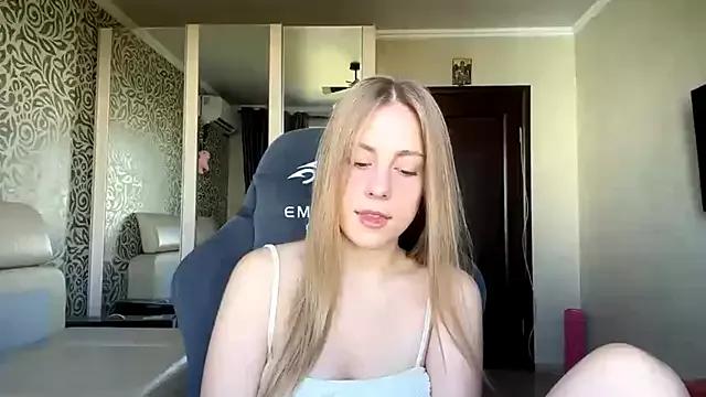 DreamyOlivia from StripChat is Freechat