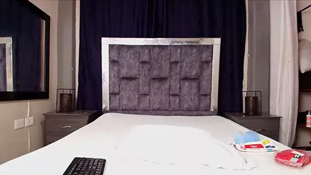Effie_cooper from StripChat