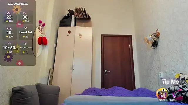 Elina-Shine from StripChat is Freechat