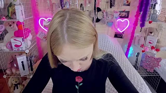 ElinOceanX from StripChat is Private