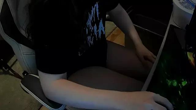 Elli-Ixby from StripChat